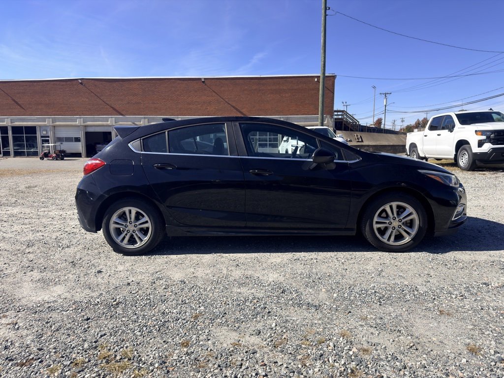 Used 2018 Chevrolet Cruze LT with VIN 3G1BE6SM4JS610192 for sale in Kernersville, NC