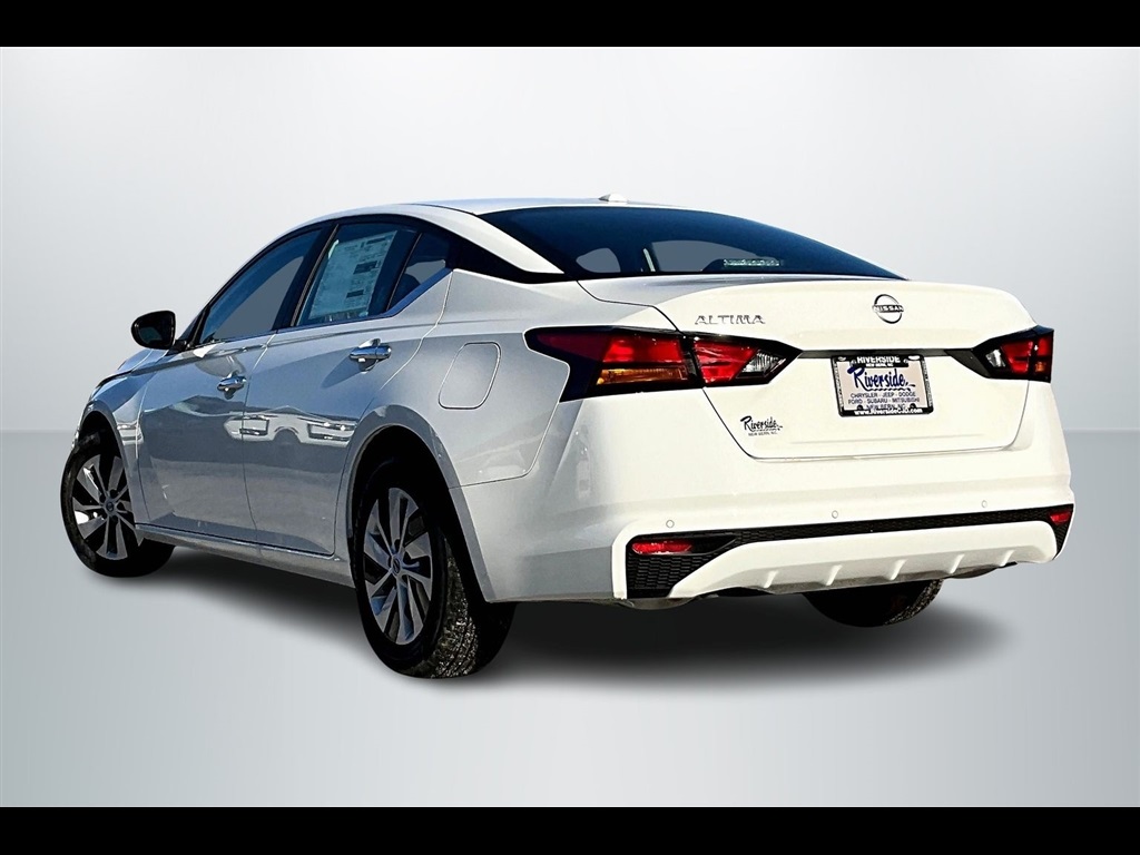 2025 Nissan Altima 2.5 S photo 3