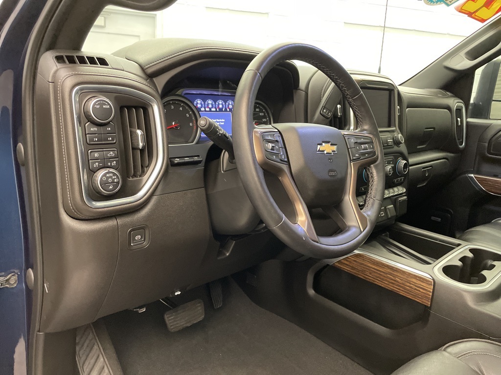 2022 Chevrolet Silverado 3500HD High Country photo 15