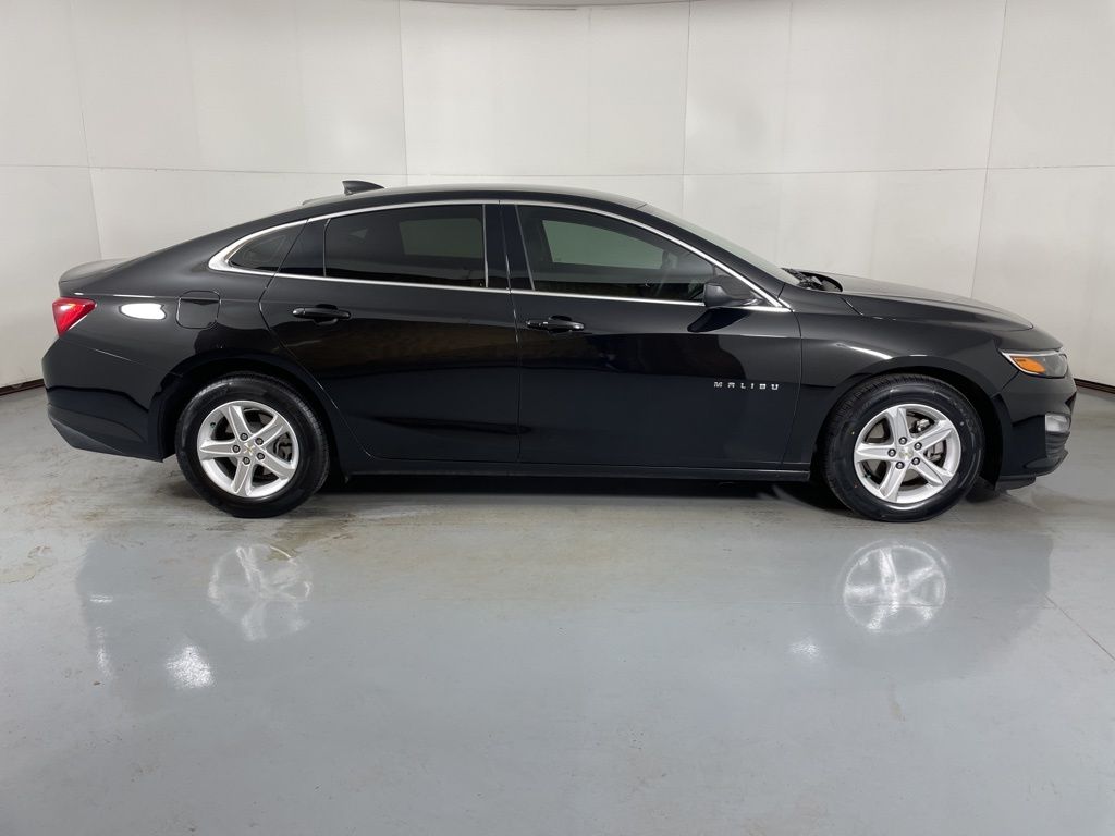 2023 Chevrolet Malibu LS photo 10