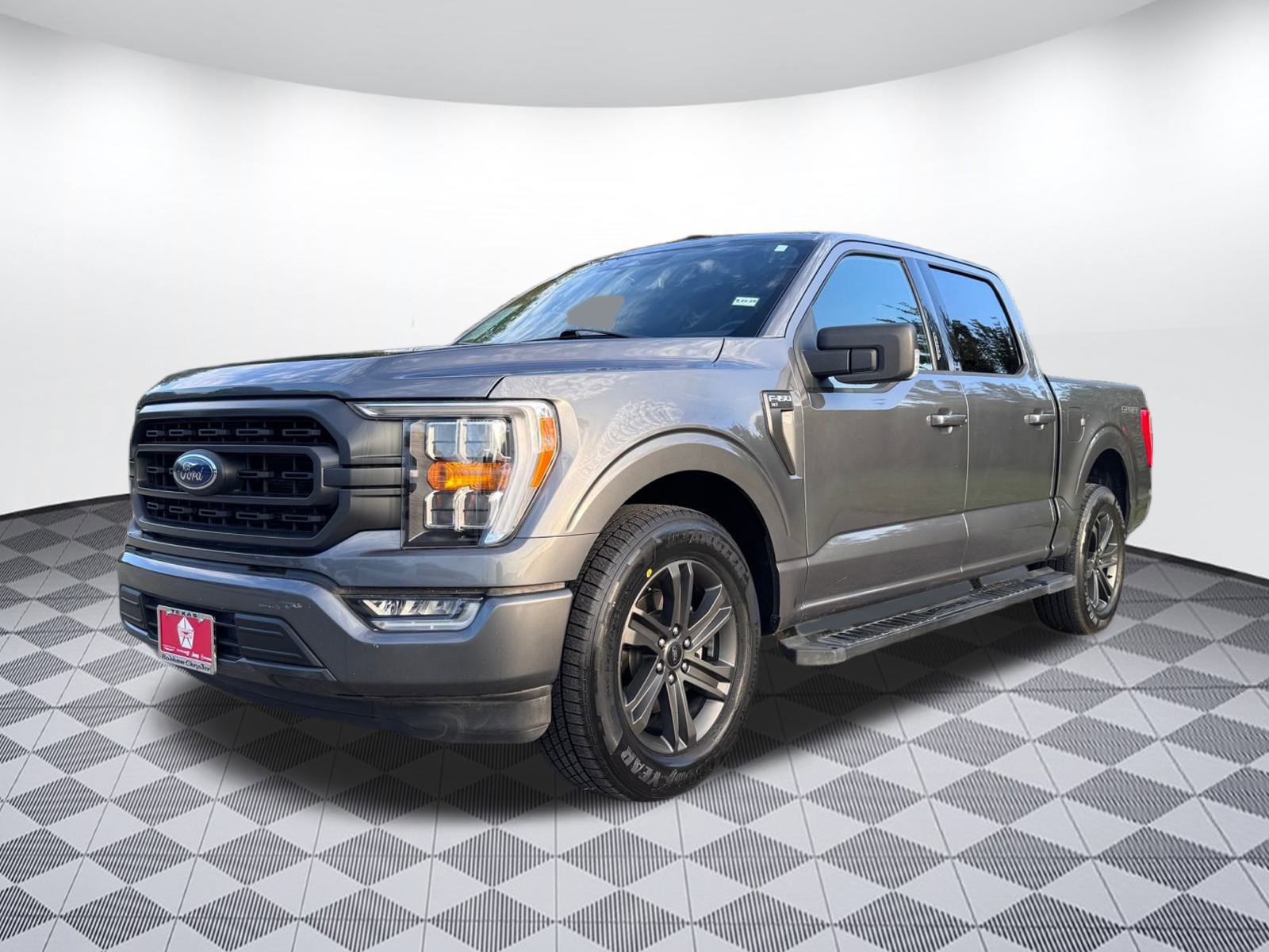 2023 Ford F-150 XLT photo 2