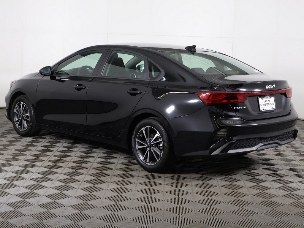 2024 Kia Forte LXS photo 7