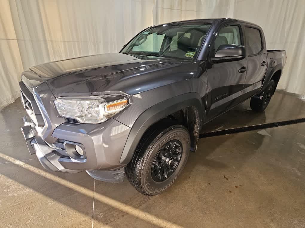 2023 Toyota Tacoma SR5's photo