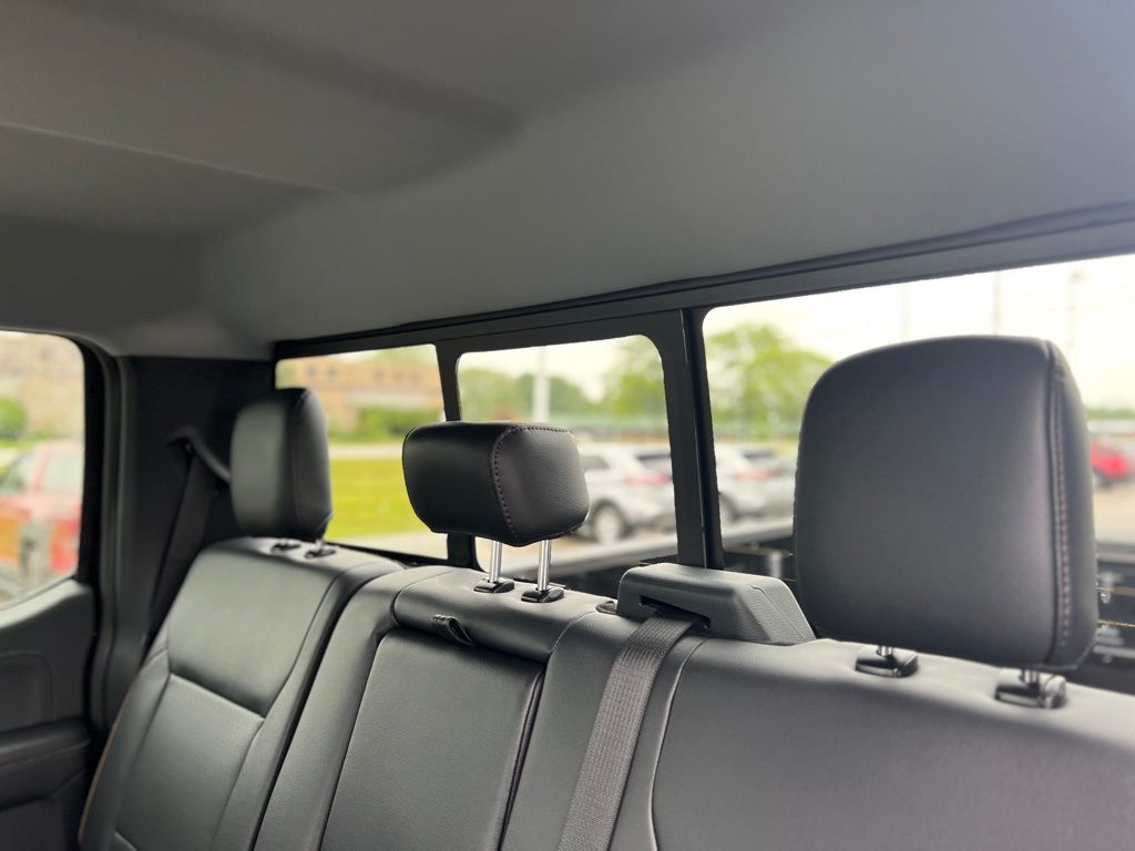 2025 Ford F-250 Lariat photo 29
