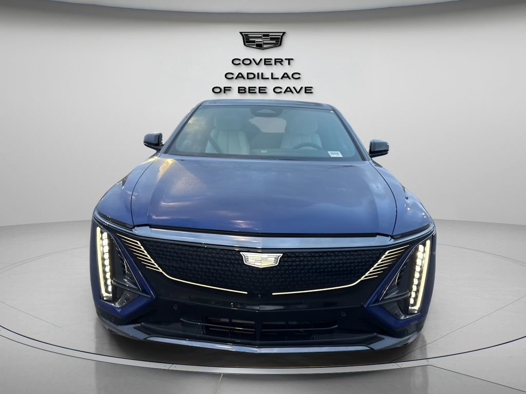 2025 Cadillac Lyriq Sport photo 2