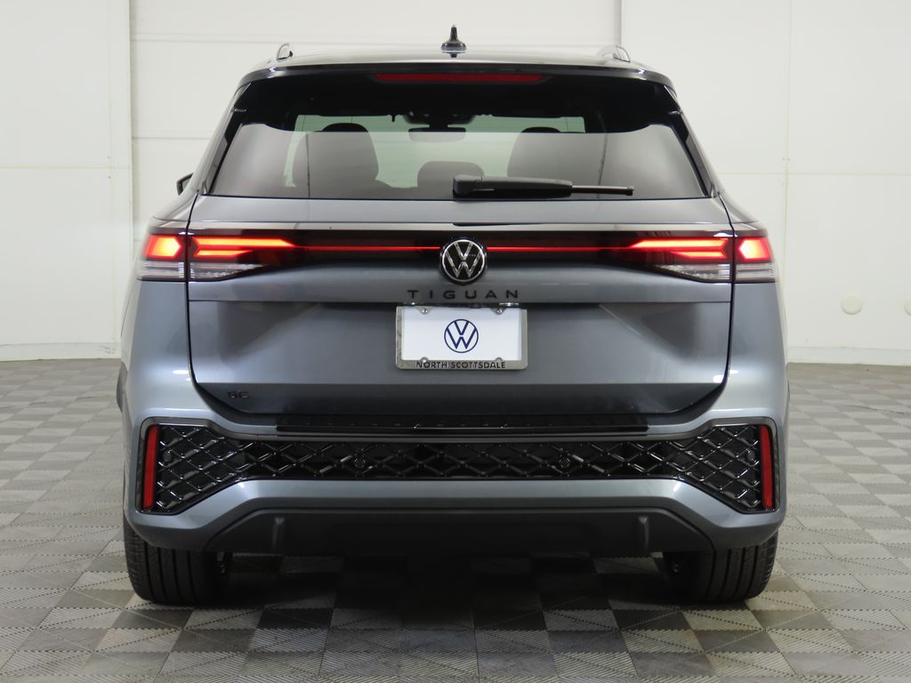 2026 Volkswagen Tiguan SE R-Line Black photo 4