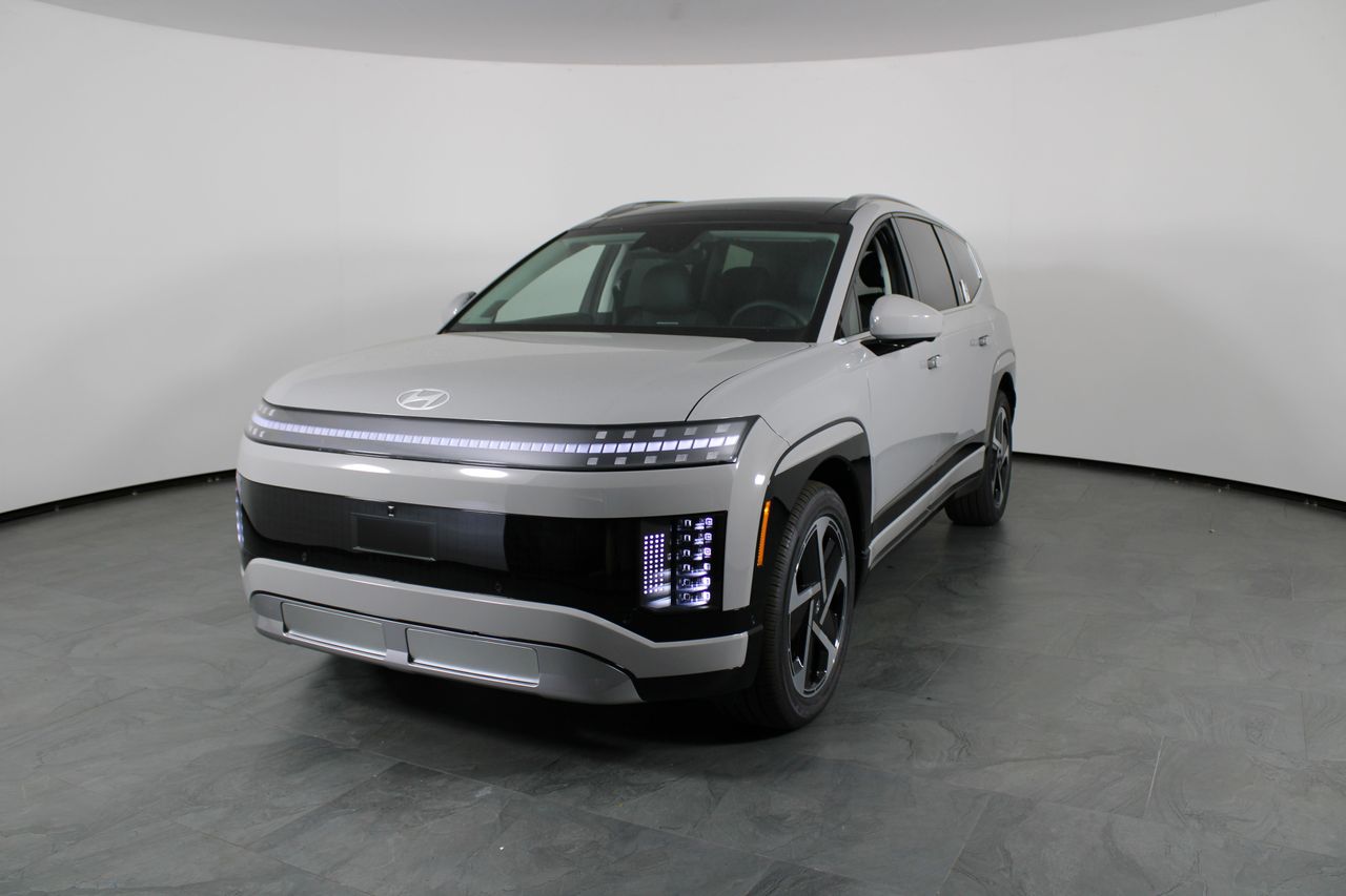 2026 Hyundai IONIQ 9 Performance Limited's photo