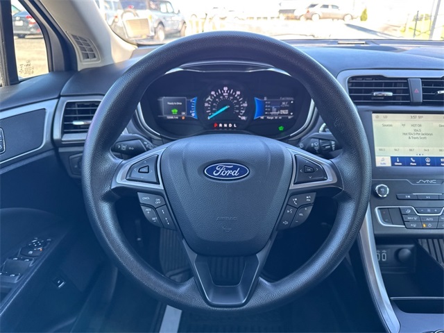 2020 Ford Fusion Hybrid SE photo 17