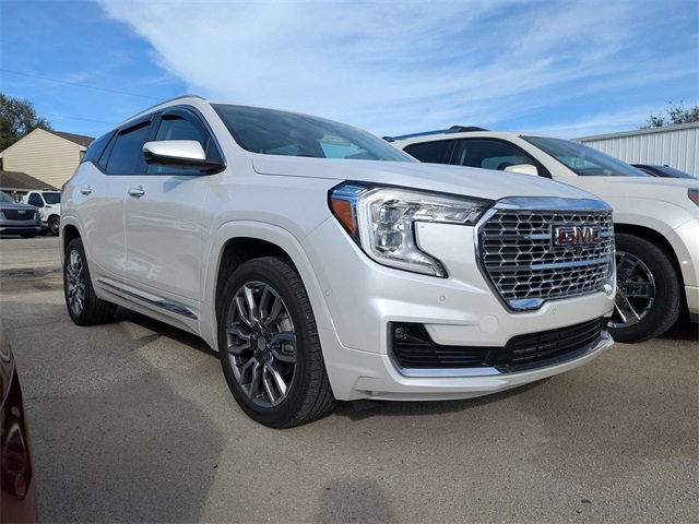 2022 GMC Terrain Denali's photo