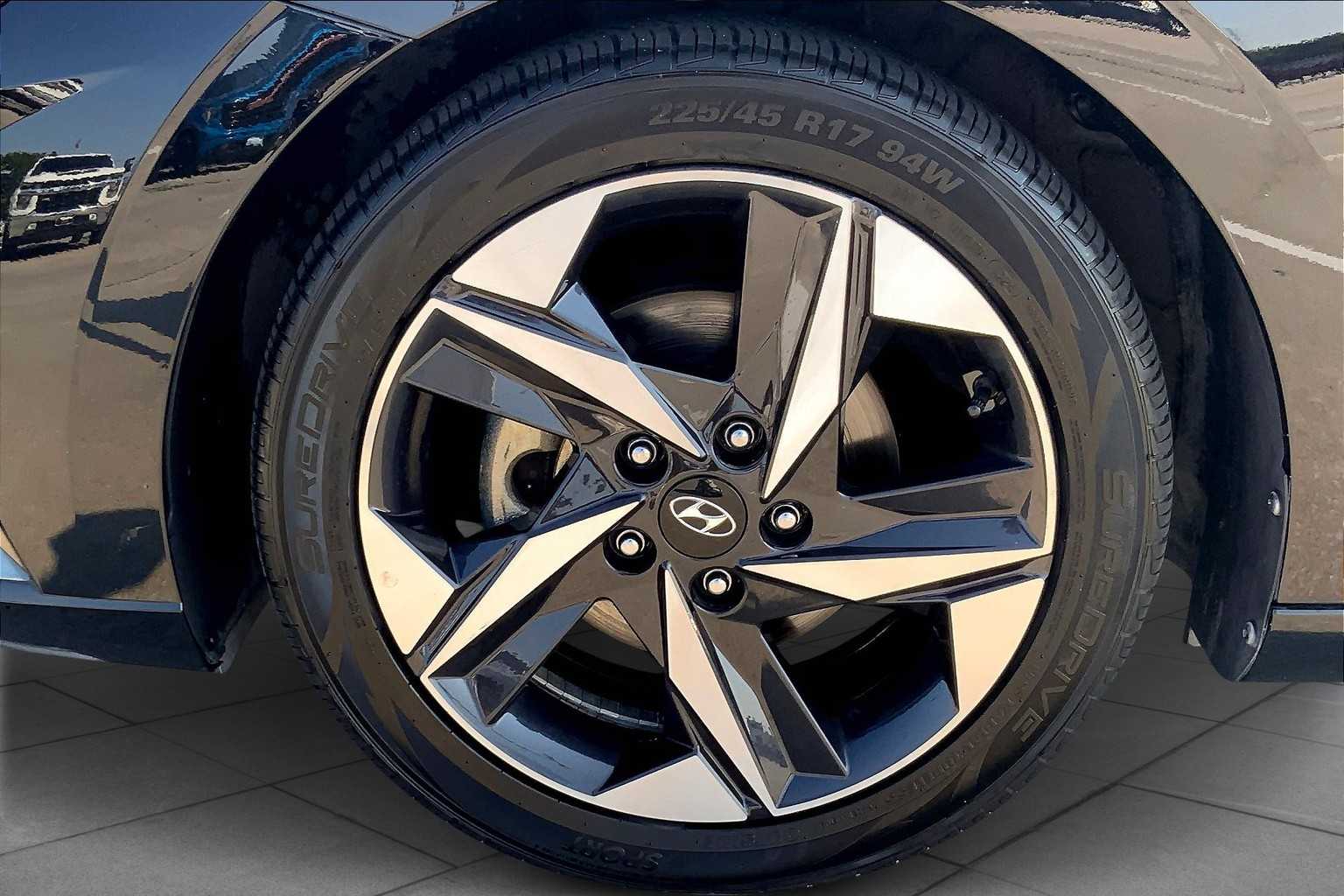 2021 Hyundai Elantra Limited photo 9