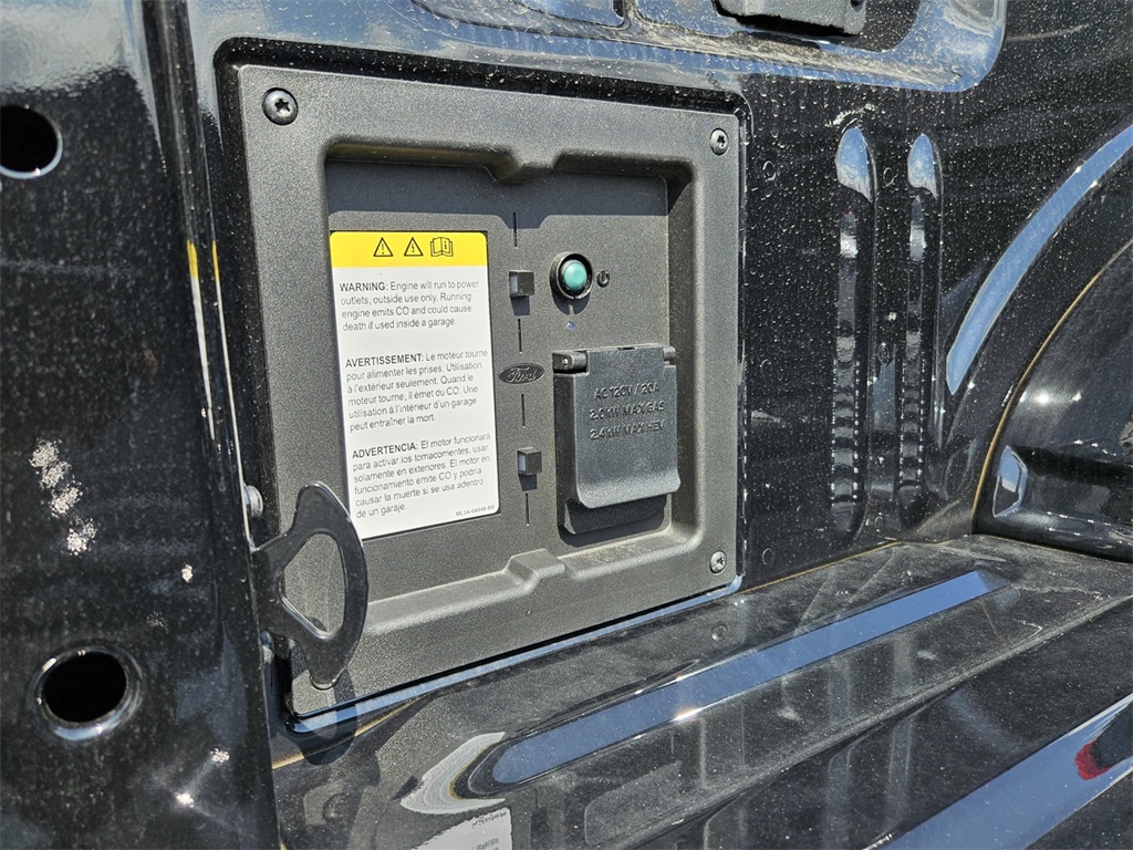 2025 Ford F-150 XLT photo 24