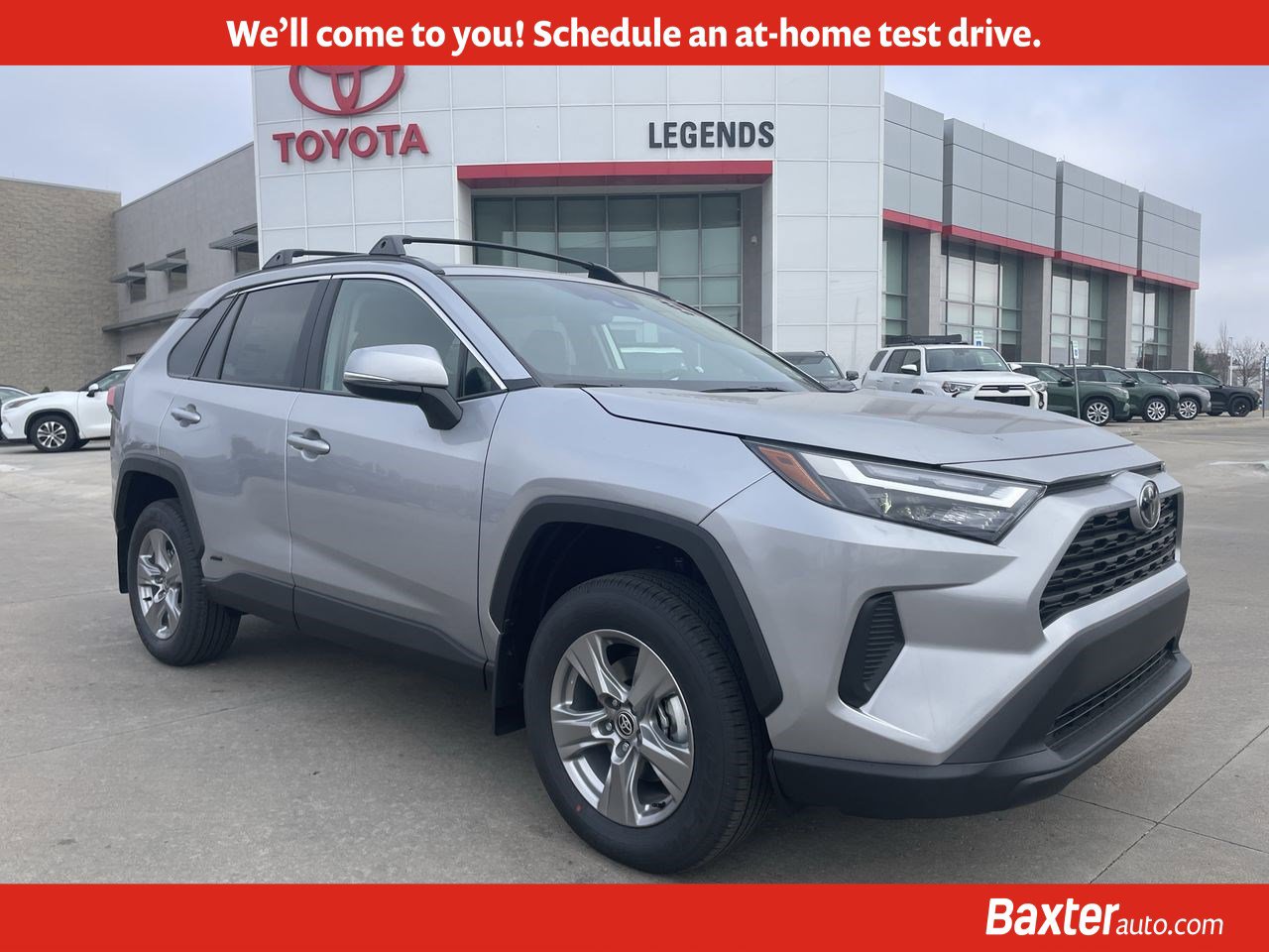 2025 Toyota RAV4 XLE's photo