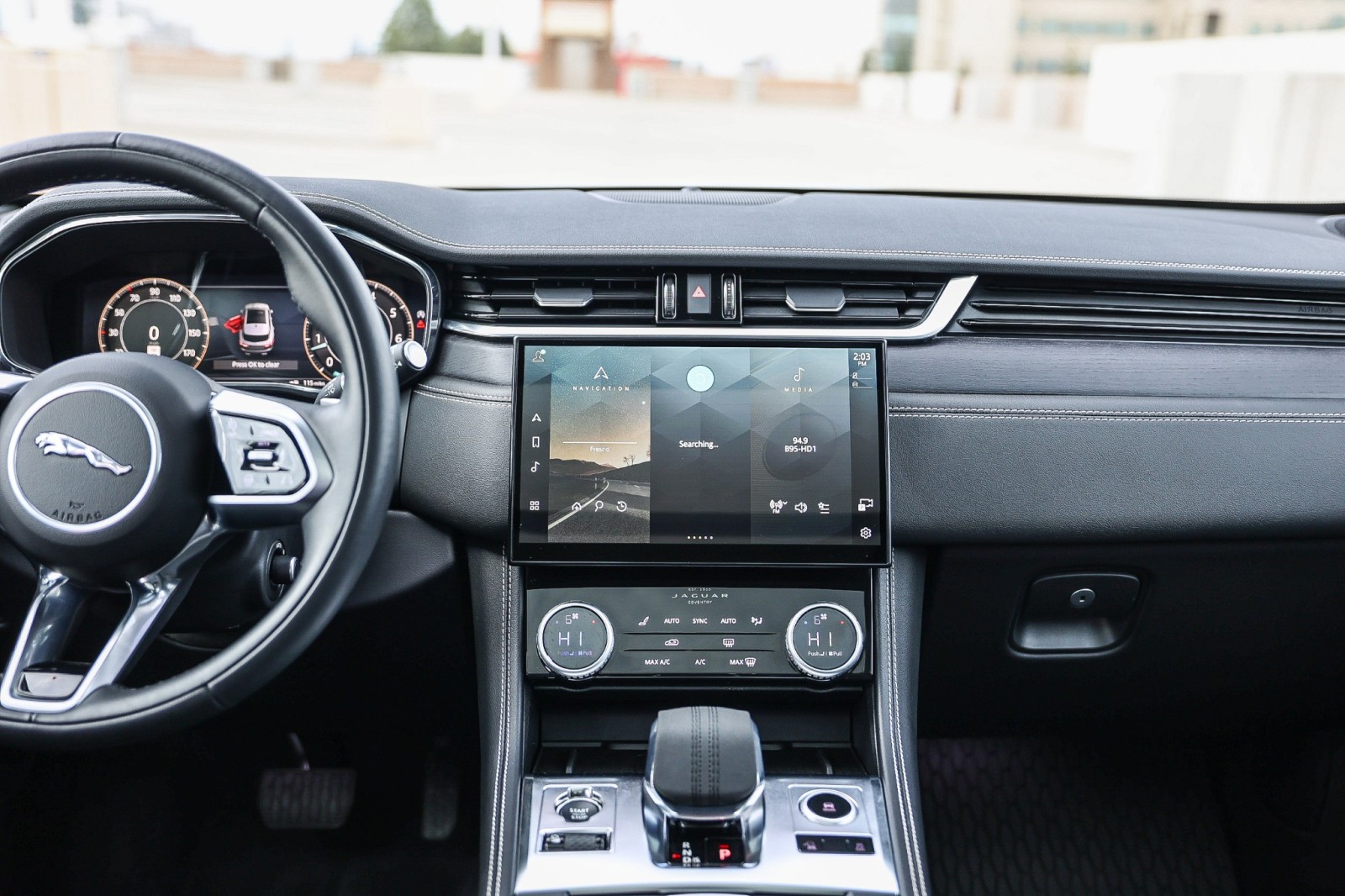 2024 Jaguar F-PACE P250 R-Dynamic S photo 11