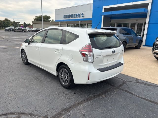 2017 Toyota Prius V Two photo 4