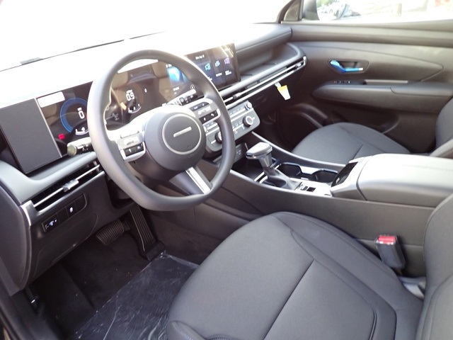 2025 Hyundai Tucson SE photo 8