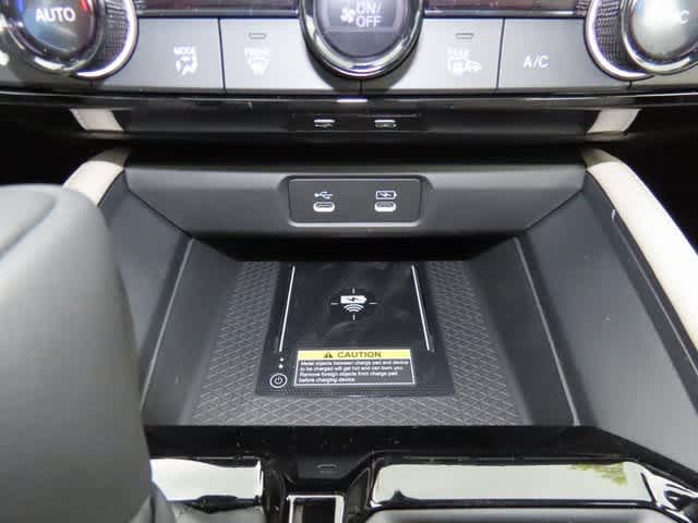 2025 Honda Accord Hybrid Touring photo 19