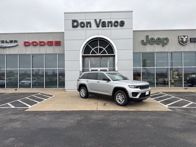 2025 Jeep Grand Cherokee Laredo's photo