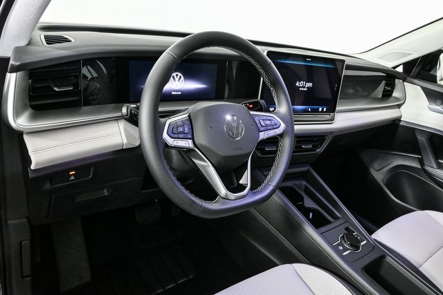 2025 Volkswagen Tiguan SE photo 5