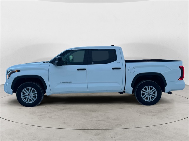 2022 Toyota Tundra SR5 photo 2
