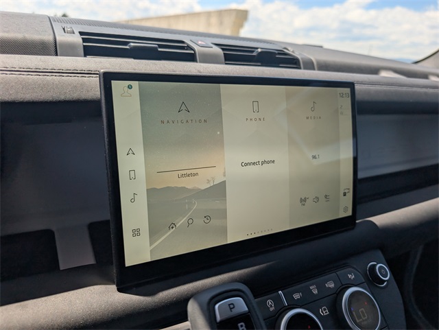 2025 Land Rover Defender 90 X-Dynamic SE photo 8
