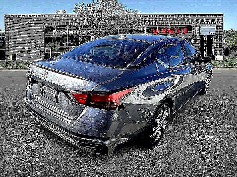 2025 Nissan Altima S photo 3