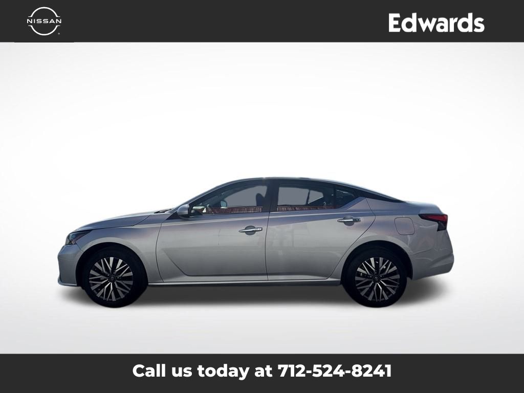 2023 Nissan Altima 2.5 SV photo 4