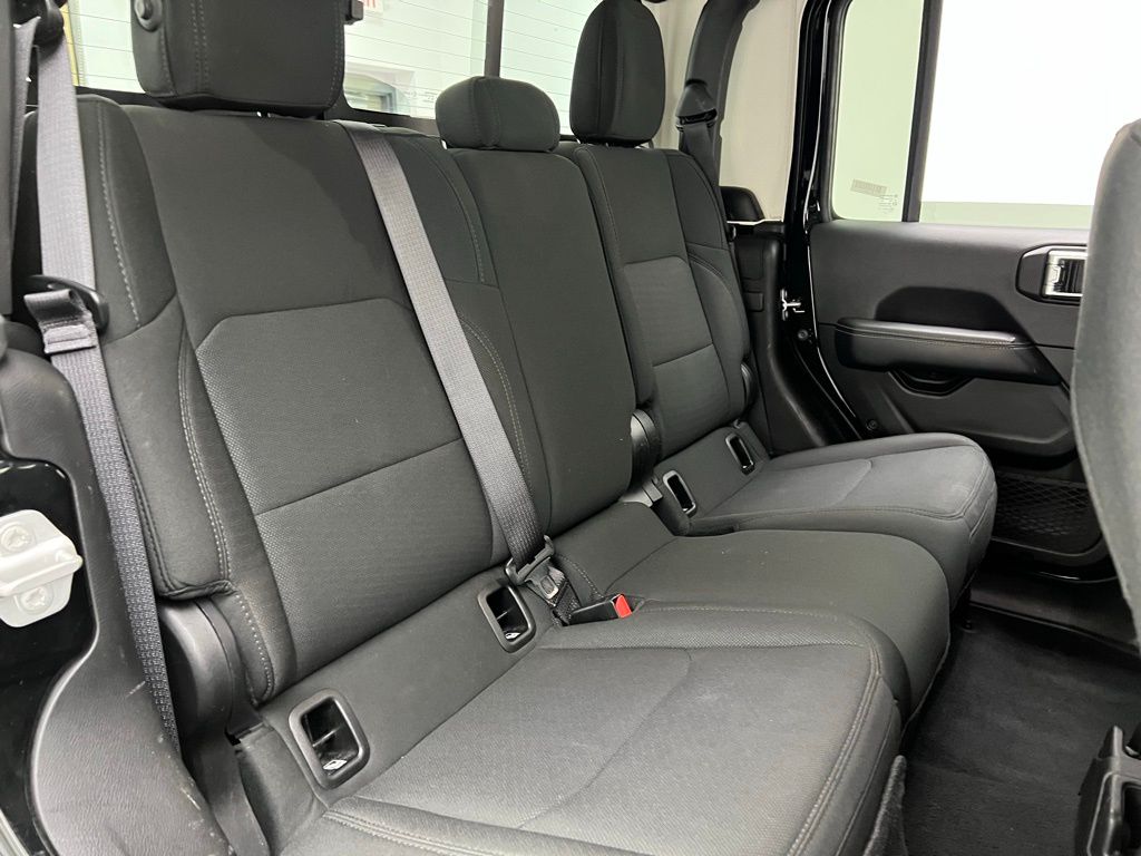 2023 Jeep Gladiator Overland photo 29