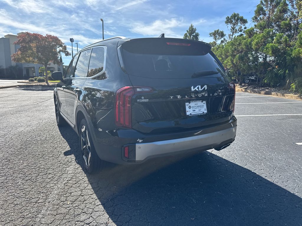 2025 Kia Telluride S photo 2