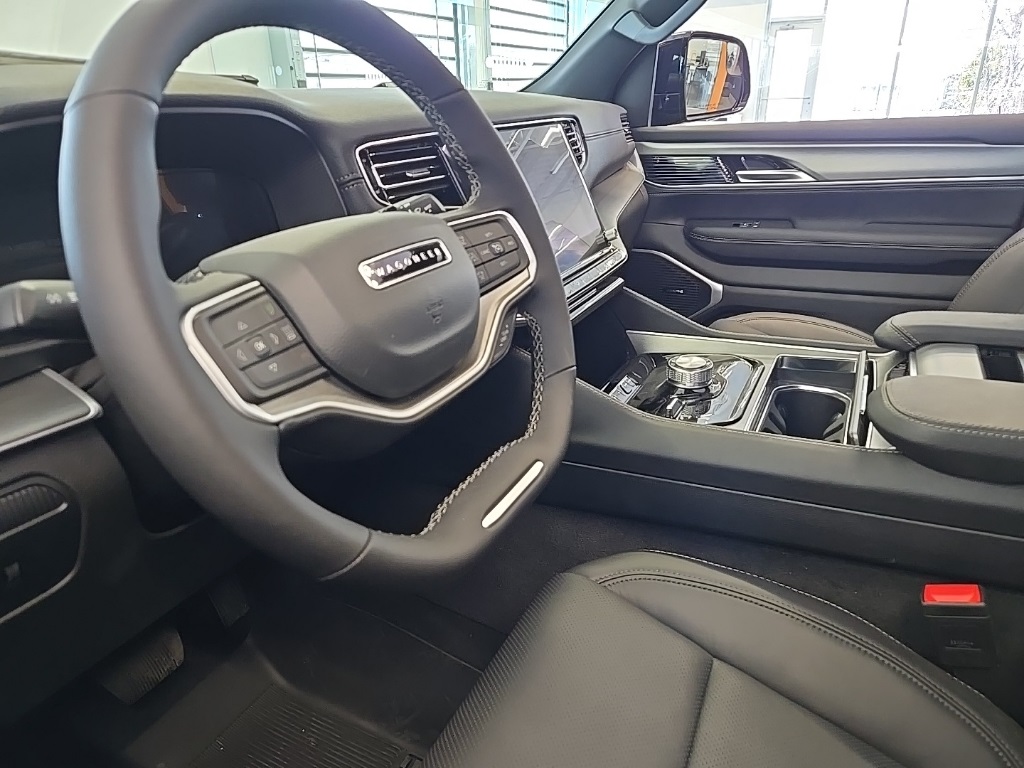 2025 Jeep Wagoneer Series II photo 5