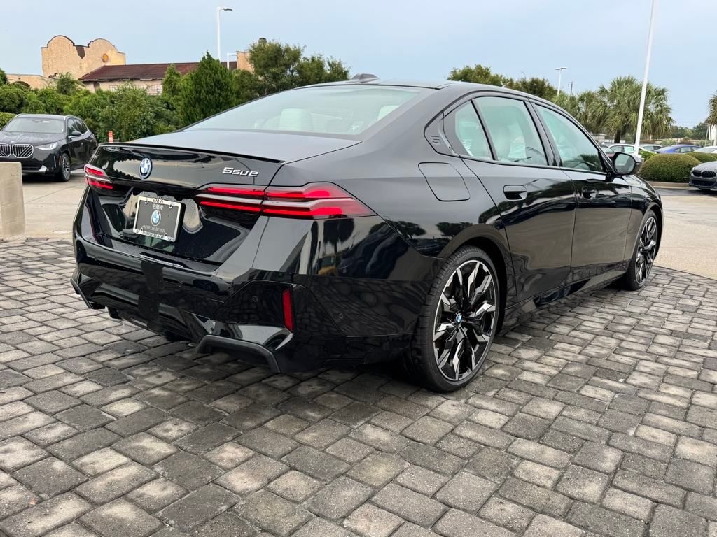 2026 Bmw 550e xDrive photo 8