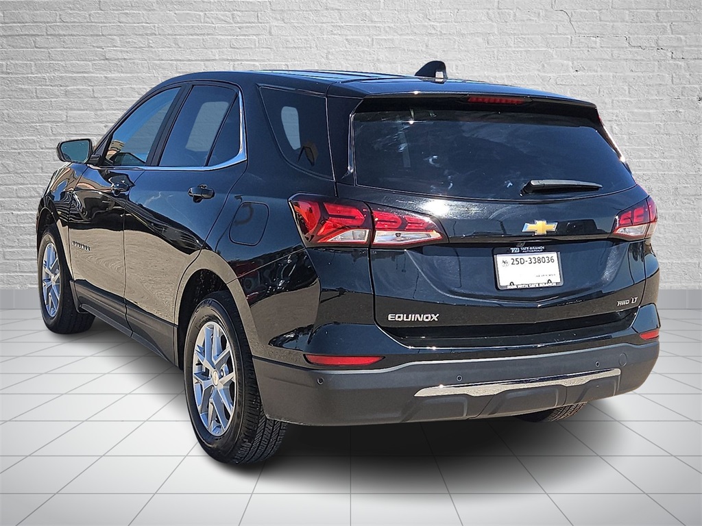 2024 Chevrolet Equinox LT photo 3