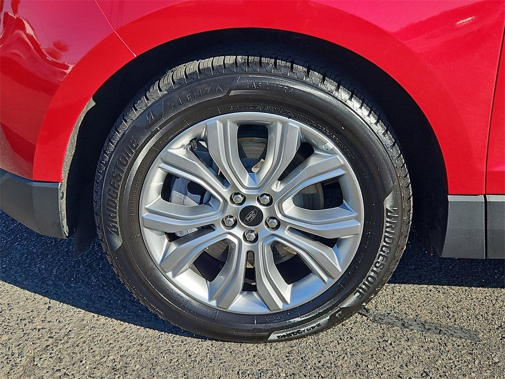 2023 Ford Edge Titanium photo 34
