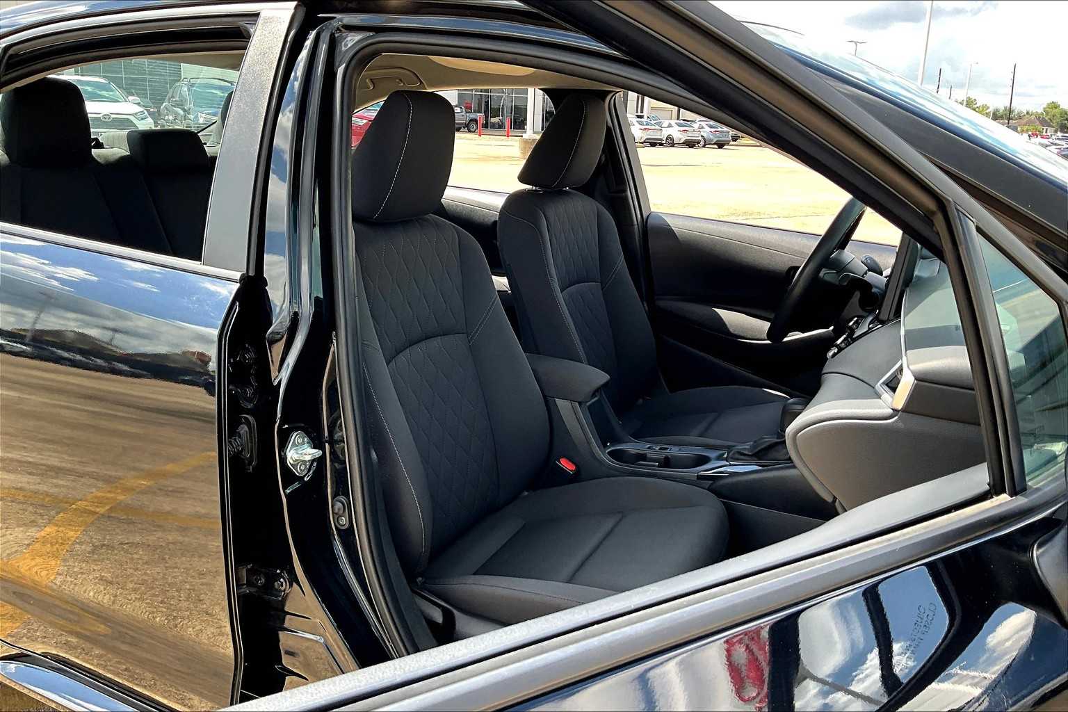 2023 Toyota Corolla LE photo 8