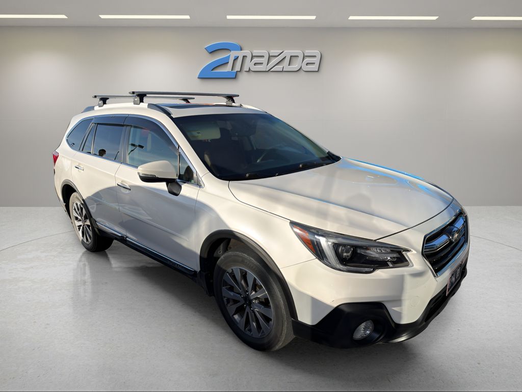 2018 Subaru Outback Touring's photo