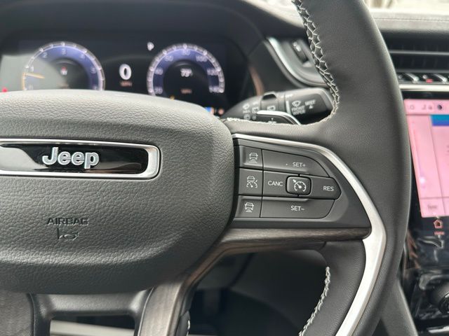 2025 Jeep Grand Cherokee Limited photo 19