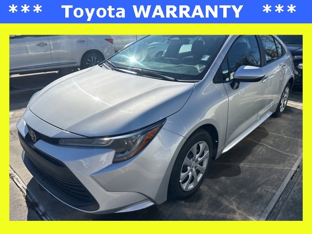 2024 Toyota Corolla LE's photo