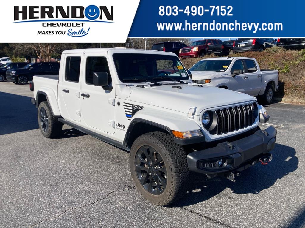 2025 Jeep Gladiator Nighthawk's photo