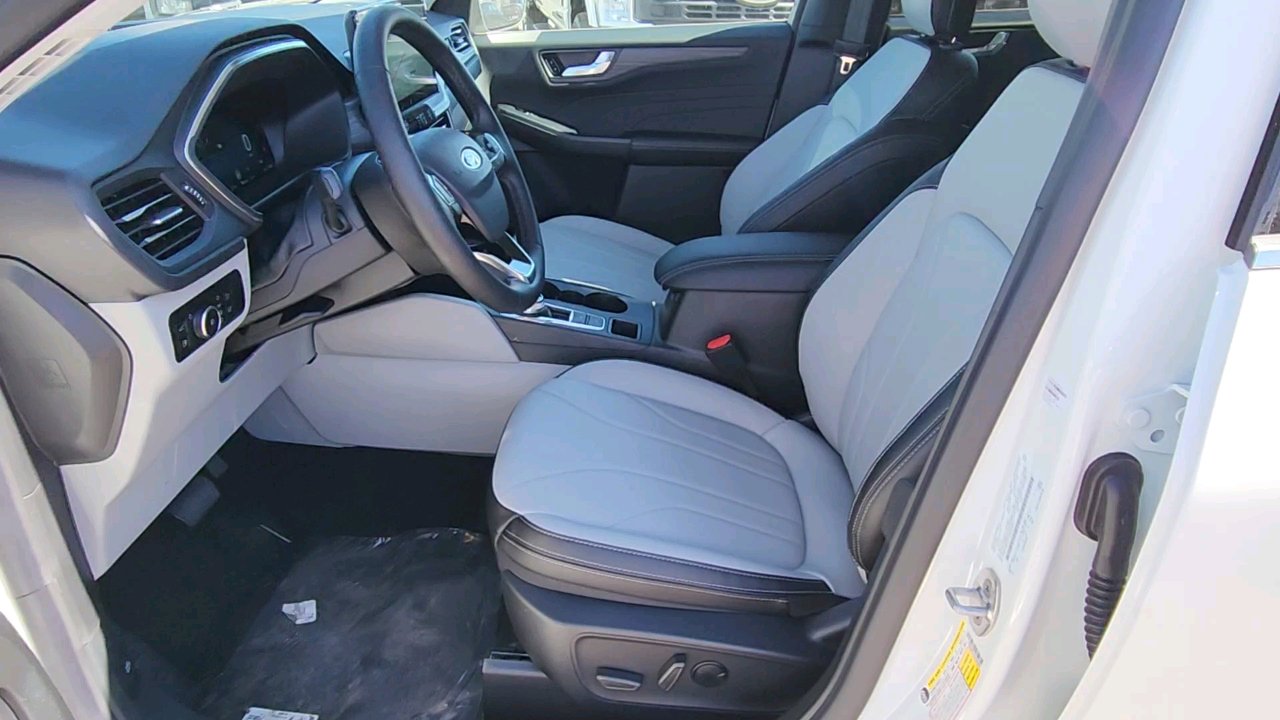 2025 Ford Escape Plug-In Hybrid photo 18