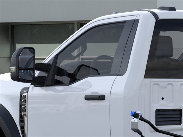 2025 Ford F-450 photo 18