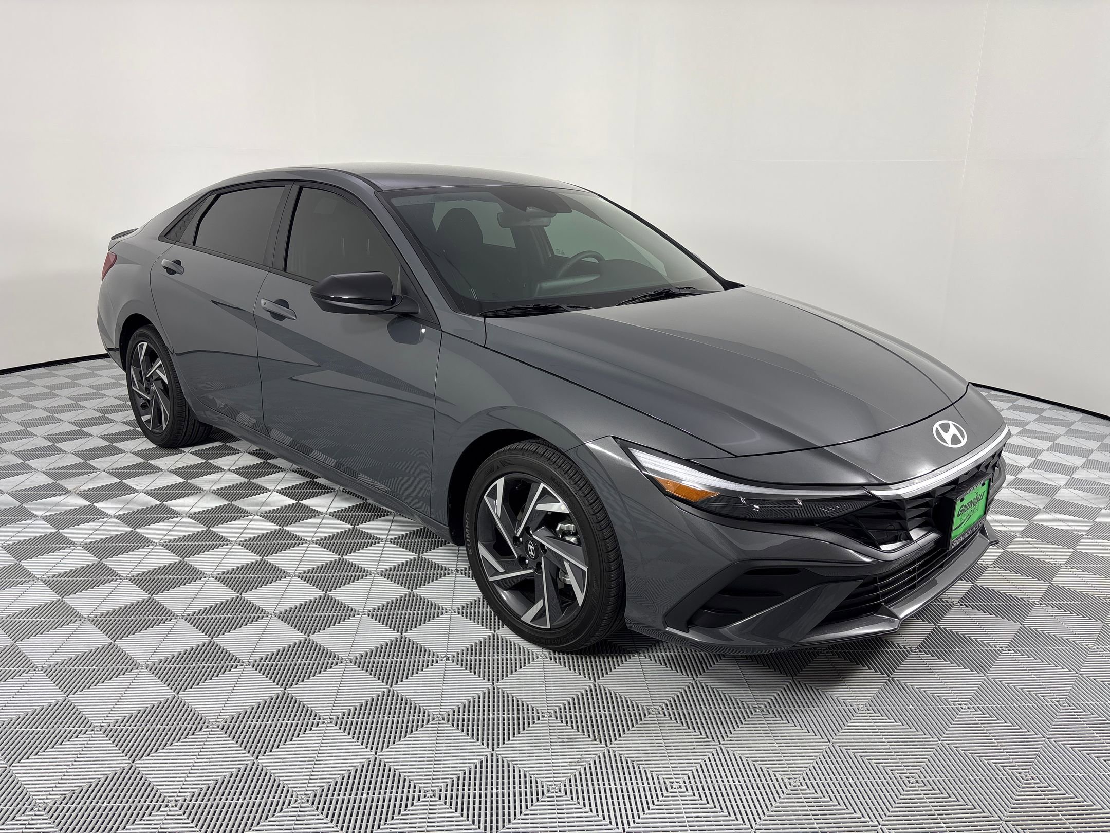 2025 Hyundai Elantra SEL Sport photo 6