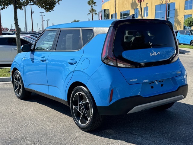2023 Kia Soul EX photo 3