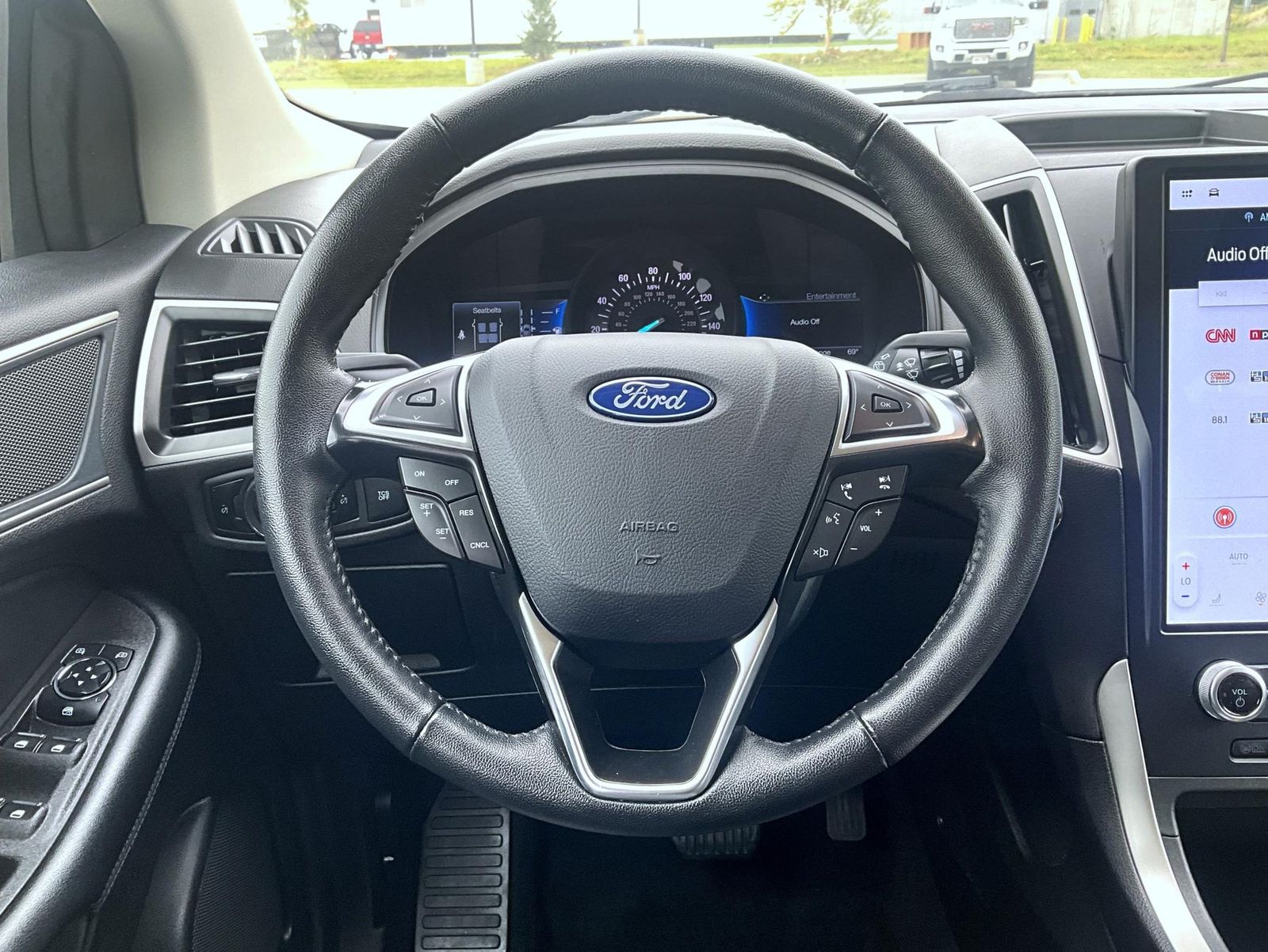 2024 Ford Edge SEL photo 12