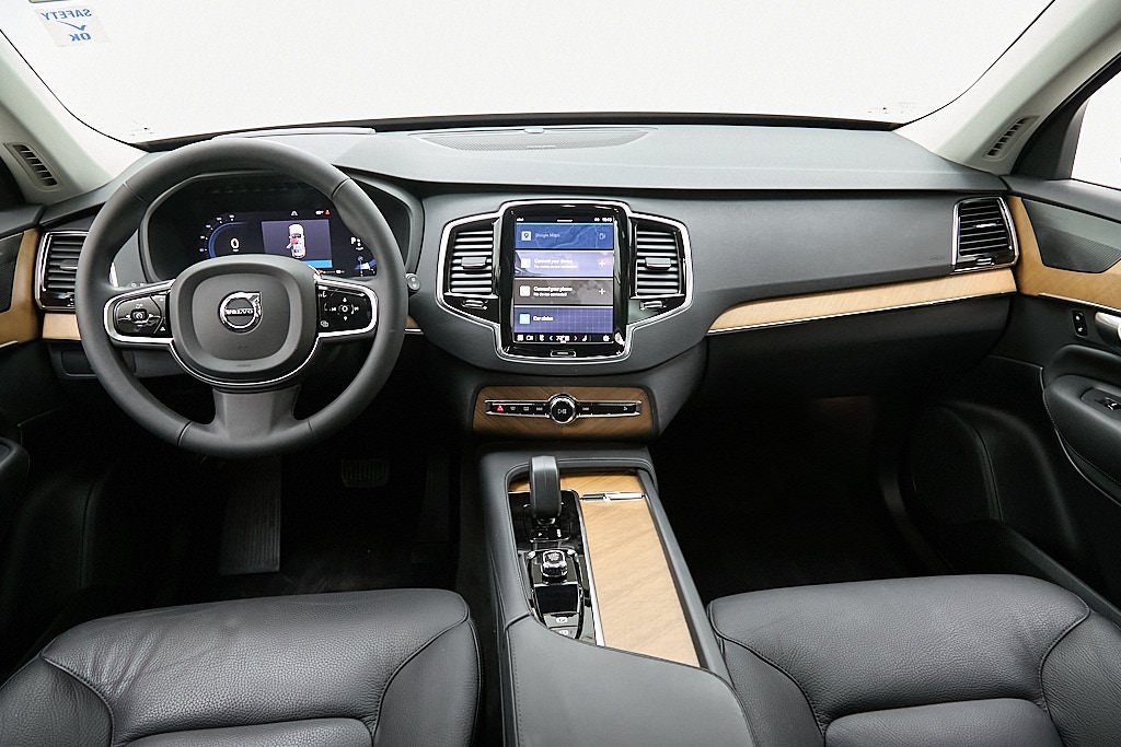 2023 VOLVO XC90 - Image 29
