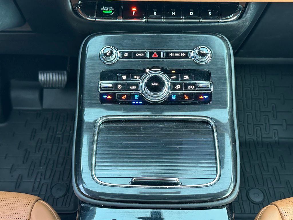 2022 Lincoln Nautilus Black Label photo 28