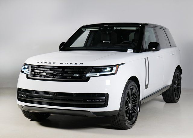 2025 Land Rover Range Rover SE's photo