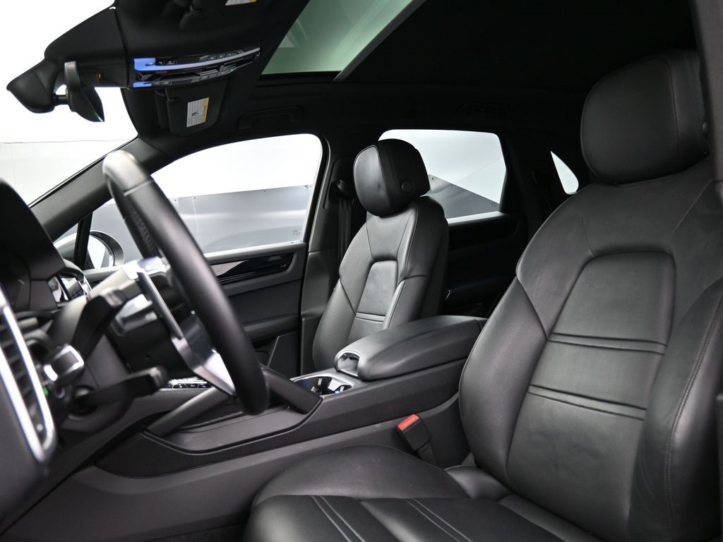 2019 Porsche Cayenne Base photo 4