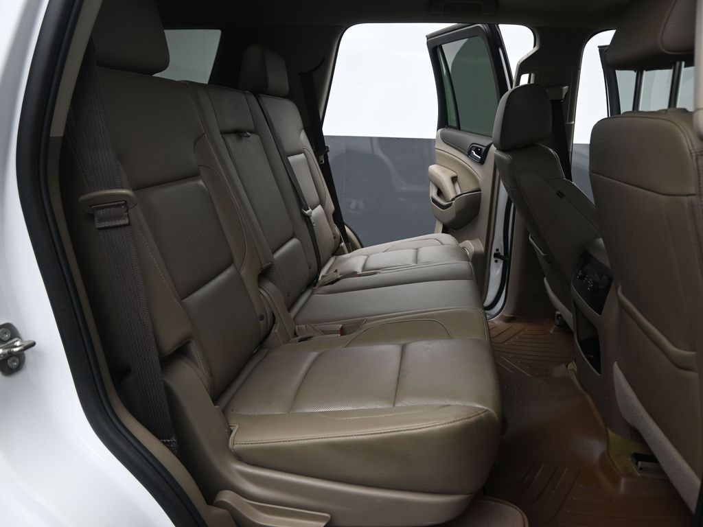 2017 Gmc Yukon SLT photo 16