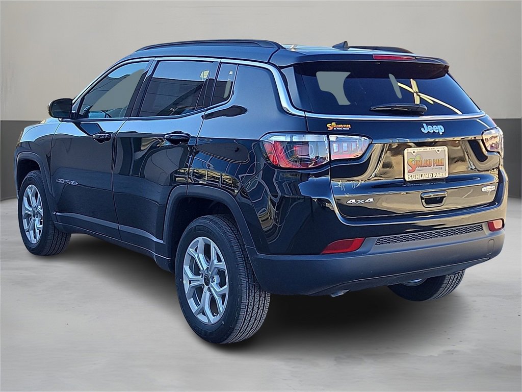 2025 Jeep Compass Latitude photo 2
