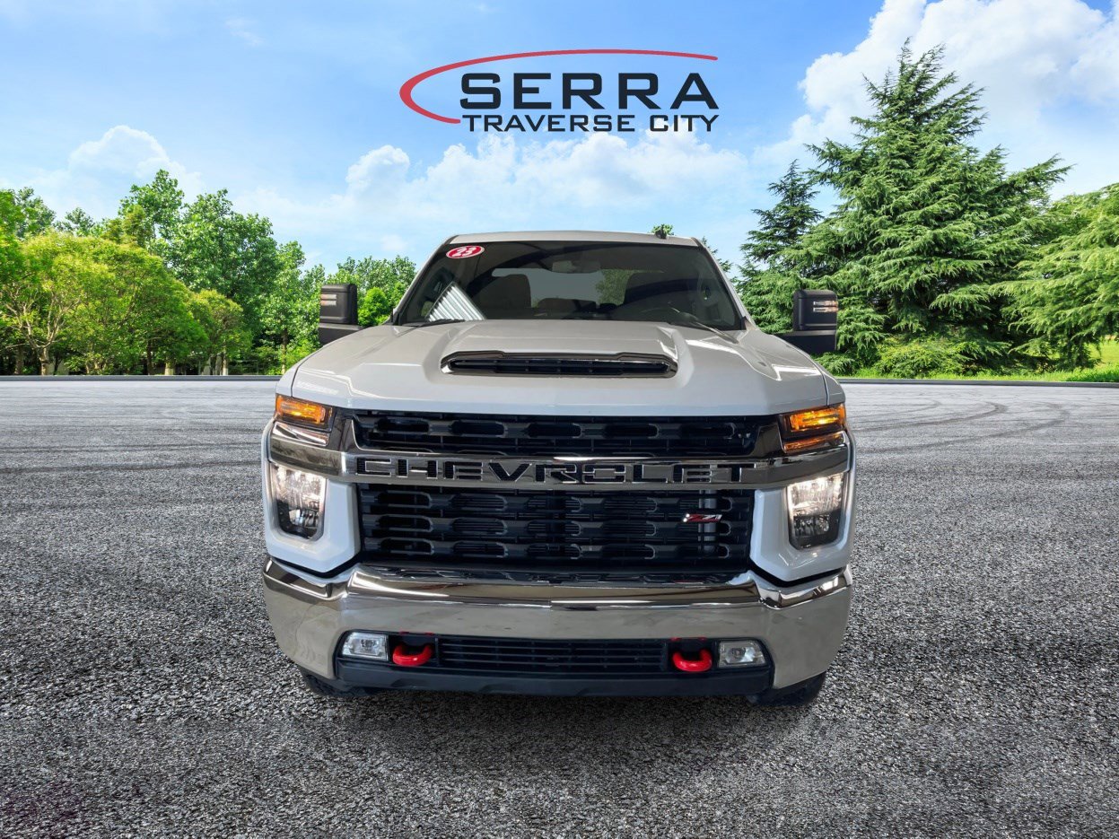2023 Chevrolet Silverado 3500HD LT photo 2