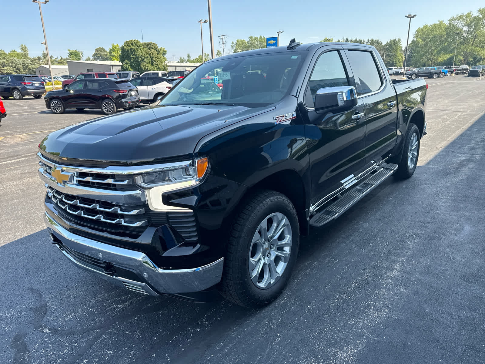 2025 Chevrolet Silverado 1500 LTZ photo 3